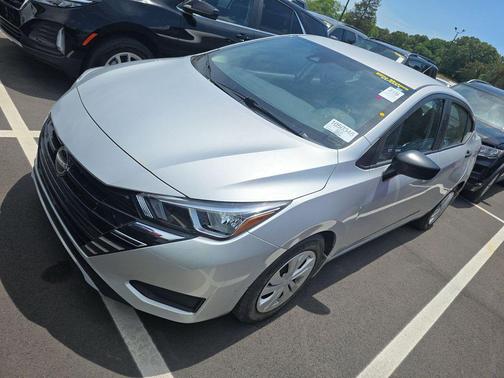 Brilliant Silver Metallic 2023 Nissan Versa 1.6 S