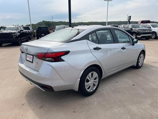2023 Nissan Versa 1.6 S