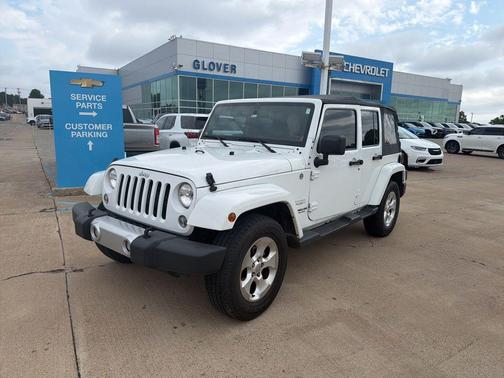 Bright White Clearcoat 2015 Jeep Wrangler Unlimited Sahara