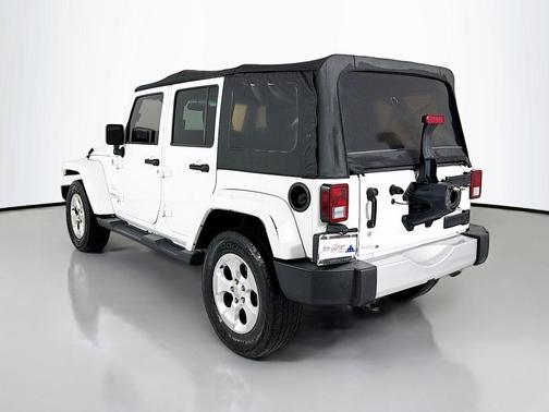 Bright White Clearcoat 2015 Jeep Wrangler Unlimited Sahara