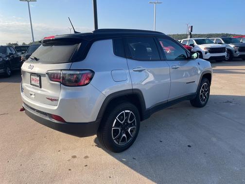 2024 Jeep Compass Trailhawk