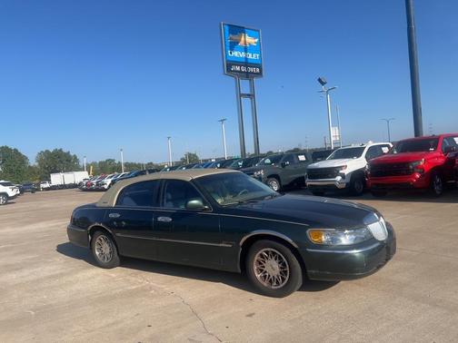 2000 Lincoln Town Car Signature