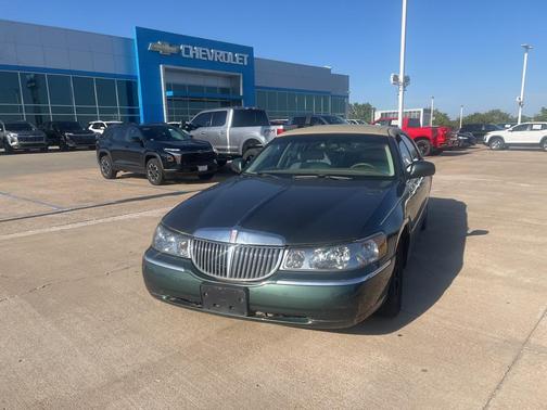 2000 Lincoln Town Car Signature