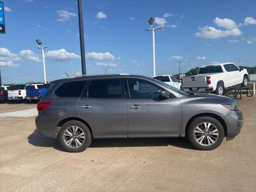 2017 Nissan Pathfinder S