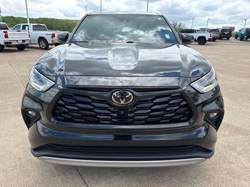 Midnight Black Metallic 2021 Toyota Highlander Platinum