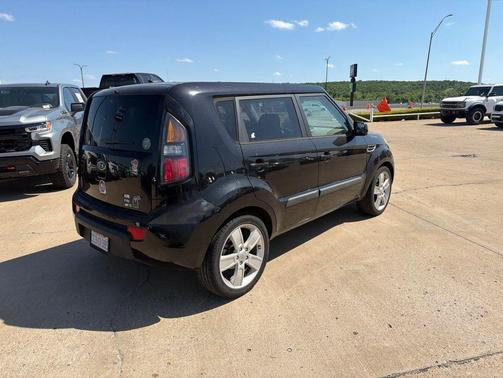 Shadow 2011 Kia Soul !