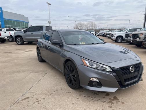 2022 Nissan Altima SR FWD