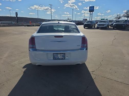 2012 Chrysler 300 Limited