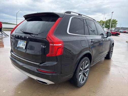 2018 Volvo XC90 T6 Momentum