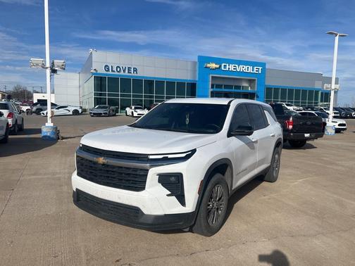 2024 Chevrolet Traverse LS