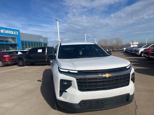 2024 Chevrolet Traverse LS