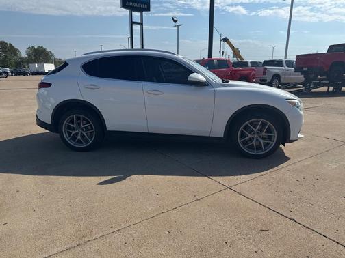 2018 Alfa Romeo Stelvio Base