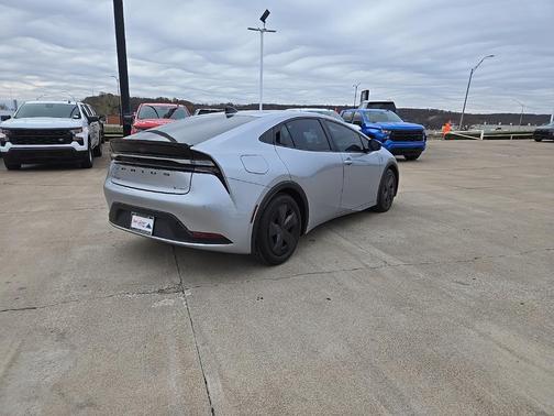 2026 Toyota Prius Plug-In Hybrid SE