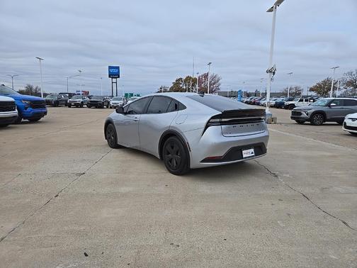 2026 Toyota Prius Plug-In Hybrid SE