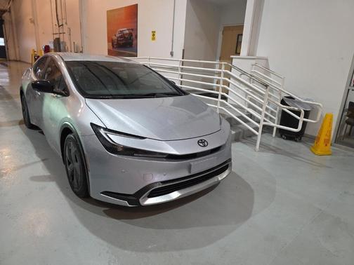 2026 Toyota Prius Plug-In Hybrid SE