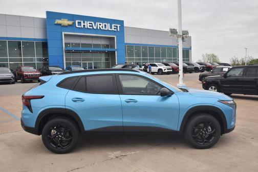 Marina Blue Metallic 2026 Chevrolet Trax LT