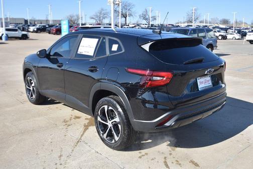 Mosaic Black Metallic 2026 Chevrolet Trax FWD 1RS