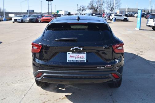 Mosaic Black Metallic 2026 Chevrolet Trax FWD 1RS