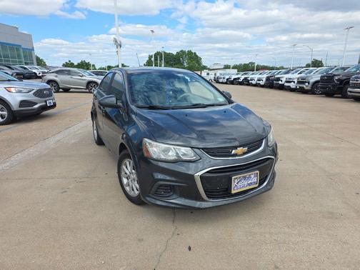 Nightfall Gray Metallic 2018 Chevrolet Sonic LT
