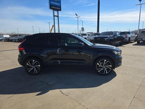 2020 Volvo XC40 T5 R-Design