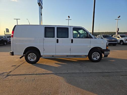 2023 GMC Savana 2500 Work Van