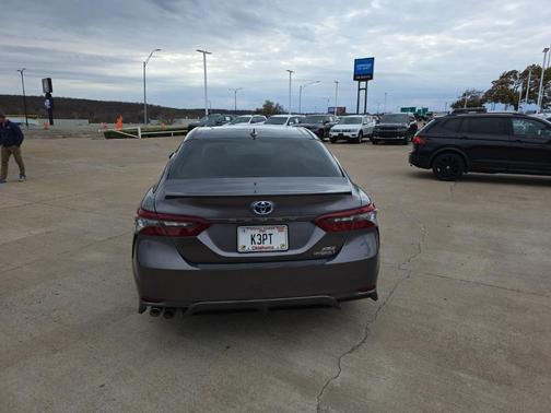 2024 Toyota Camry Hybrid SE