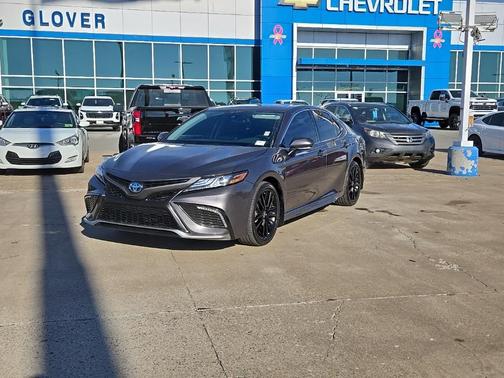 2024 Toyota Camry Hybrid SE