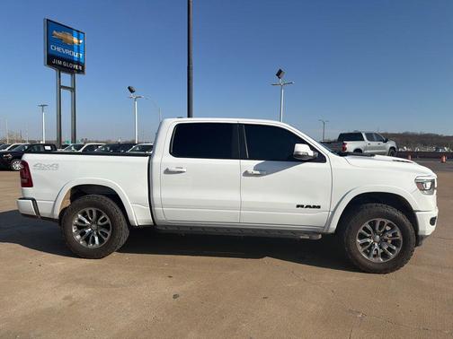 Bright White Clearcoat 2020 RAM 1500 Laramie