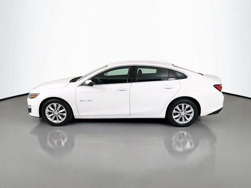 White 2019 Chevrolet Malibu LT