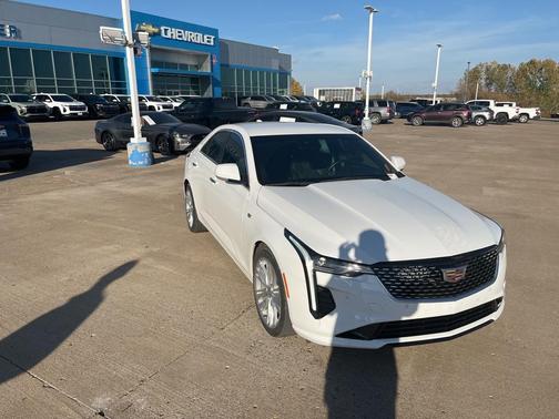 2023 Cadillac CT4 Premium Luxury