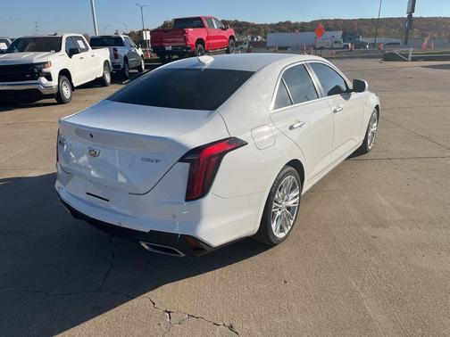 2023 Cadillac CT4 Premium Luxury