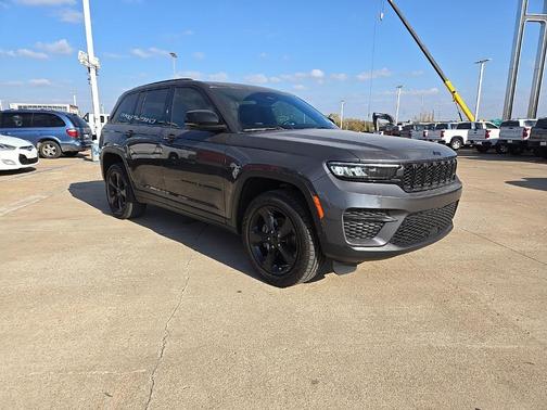 2022 Jeep Grand Cherokee Altitude