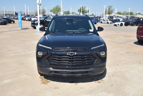 Mosaic Black Metallic 2026 Chevrolet Trailblazer LT