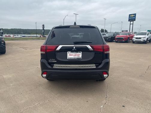 2020 Mitsubishi Outlander ES