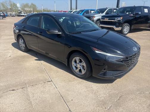 2023 Hyundai ELANTRA SE