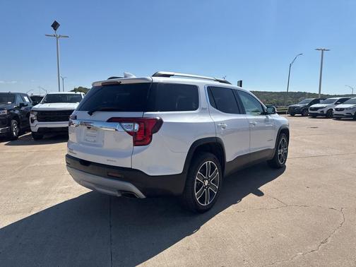 2022 GMC Acadia AWD SLT