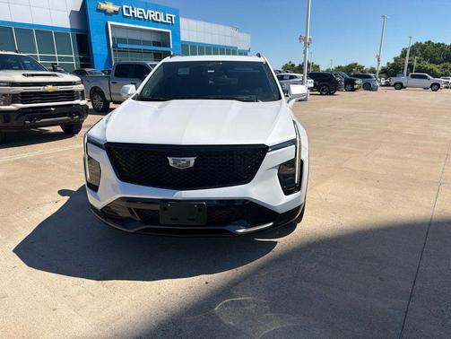 Crystal White Tricoat 2024 Cadillac XT4 Sport