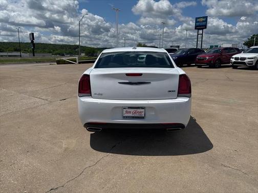 2022 Chrysler 300 Touring