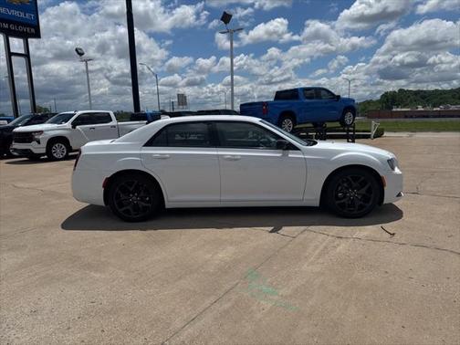 2022 Chrysler 300 Touring
