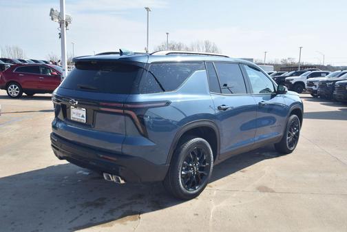 Lakeshore Blue Metallic 2026 Chevrolet Traverse LT