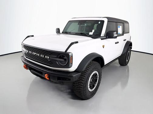 Oxford White 2023 Ford Bronco Badlands