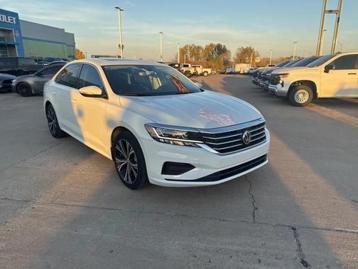 2022 Volkswagen Passat 2.0T SE
