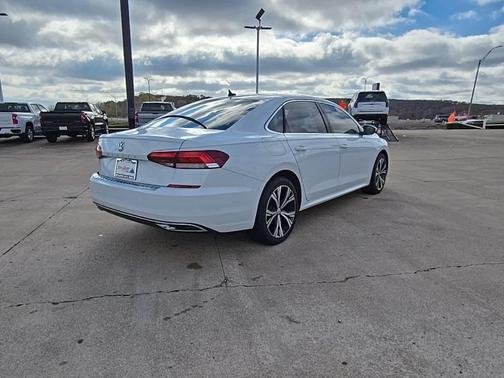 2022 Volkswagen Passat 2.0T SE