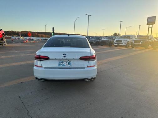 2022 Volkswagen Passat 2.0T SE