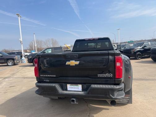 2022 Chevrolet Silverado 3500 High Country