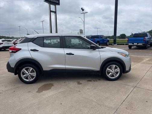 2020 Nissan Kicks S