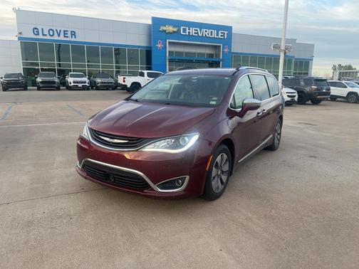 2017 Chrysler Pacifica Hybrid Platinum