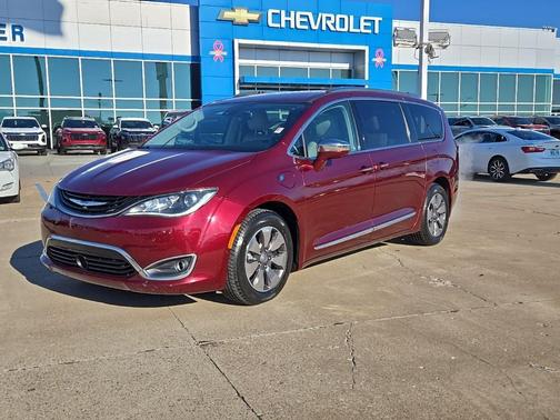 2017 Chrysler Pacifica Hybrid Platinum
