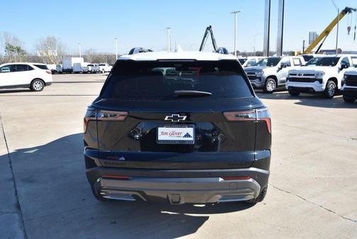 Mosaic Black Metallic 2026 Chevrolet Equinox FWD ACTIV