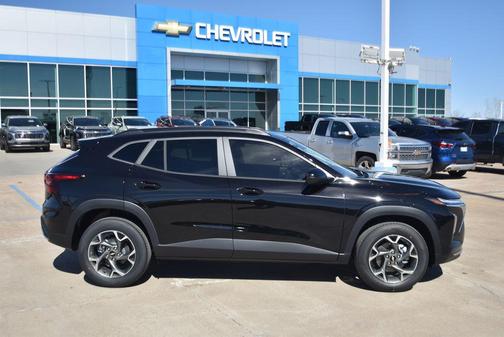 Sterling Gray Metallic 2026 Chevrolet Trax LT